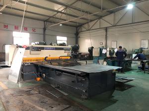 CNC shearing machine