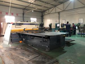 CNC shearing machine